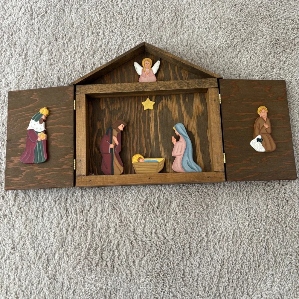 N/A charming wooden